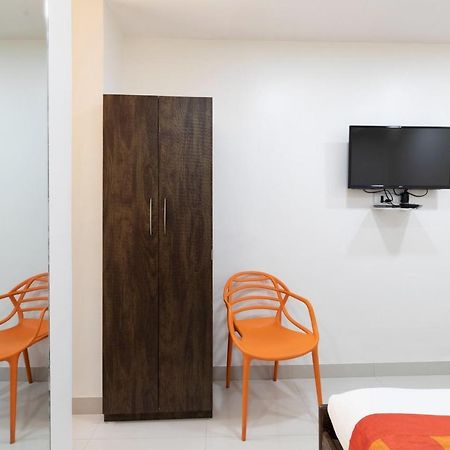 מומביי Hotel Girgoan Palace מראה חיצוני תמונה